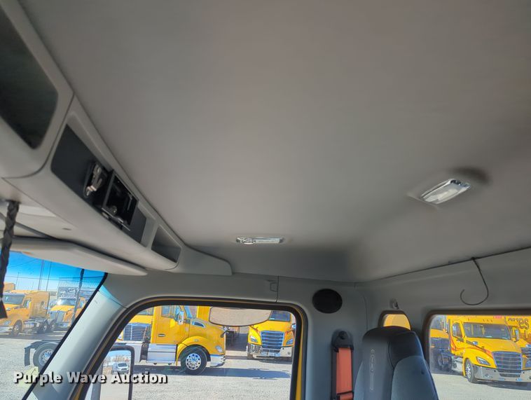 image for item OD9108 2020 Kenworth T680  semi truck