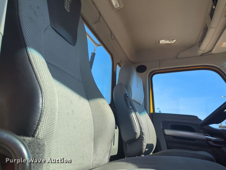 image for item OD9108 2020 Kenworth T680  semi truck