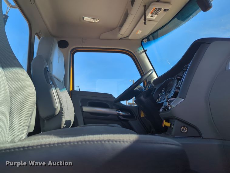 image for item OD9108 2020 Kenworth T680  semi truck