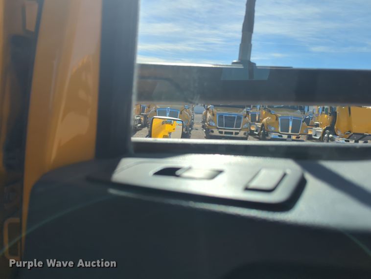 image for item OD9108 2020 Kenworth T680  semi truck