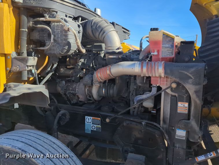 image for item OD9108 2020 Kenworth T680  semi truck