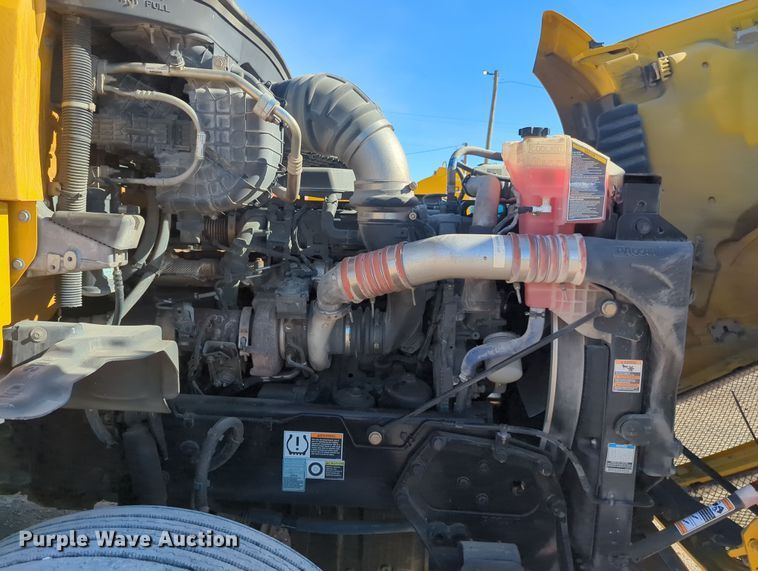 image for item OD9108 2020 Kenworth T680  semi truck