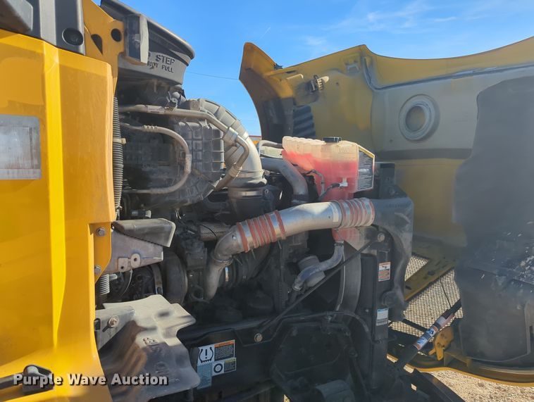 image for item OD9108 2020 Kenworth T680  semi truck