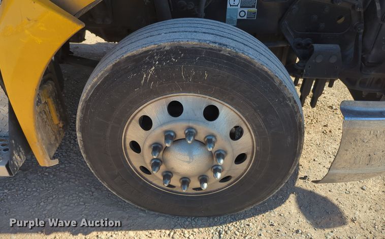 image for item OD9108 2020 Kenworth T680  semi truck