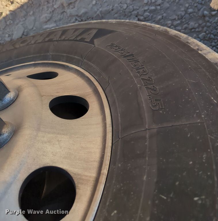 image for item OD9108 2020 Kenworth T680  semi truck