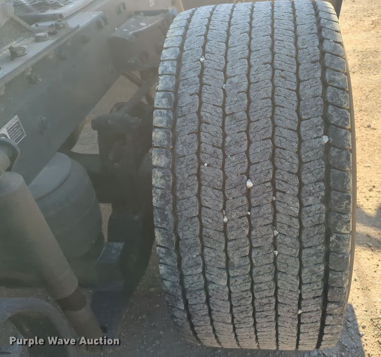 image for item OD9108 2020 Kenworth T680  semi truck