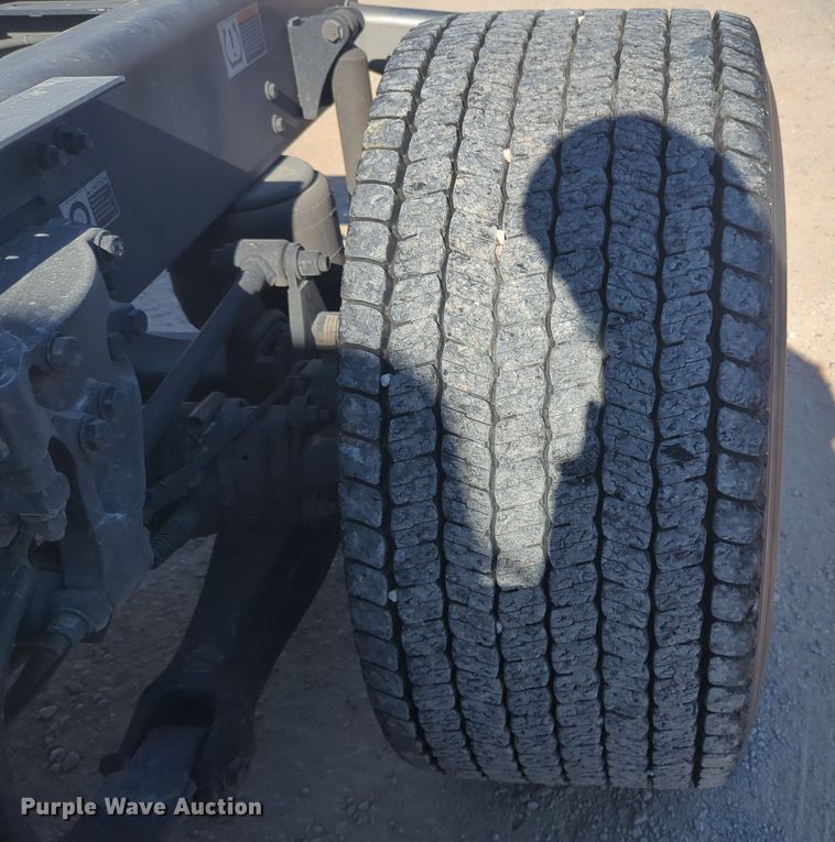 image for item OD9108 2020 Kenworth T680  semi truck