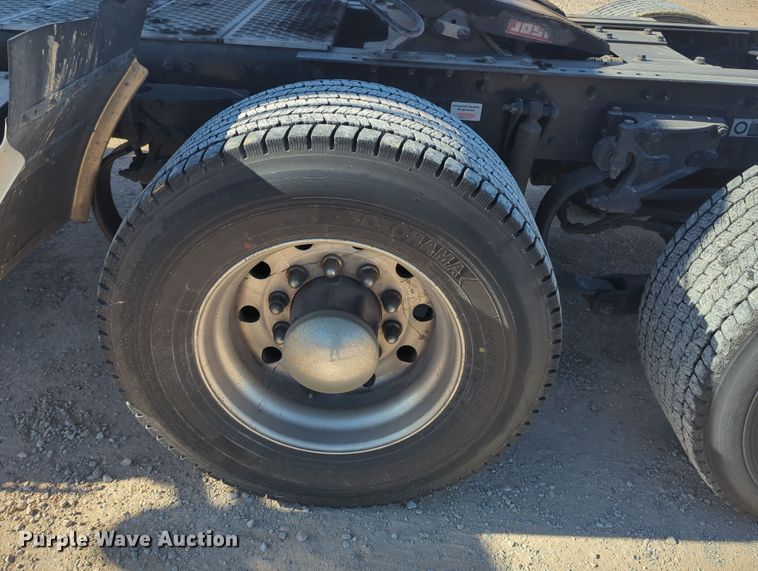 image for item OD9108 2020 Kenworth T680  semi truck