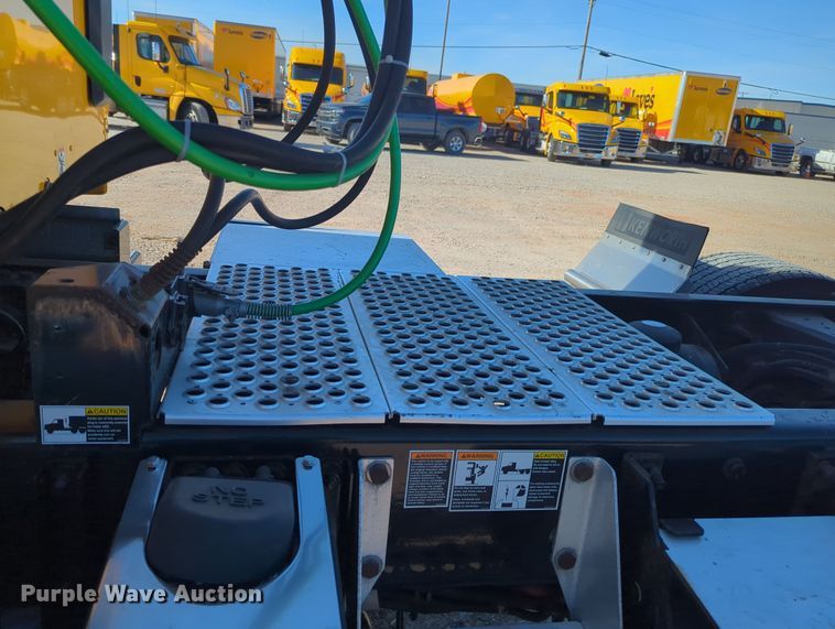 image for item OD9109 2019 Kenworth T680  semi truck