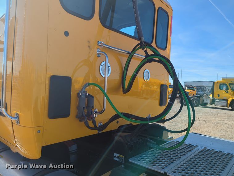 image for item OD9109 2019 Kenworth T680  semi truck