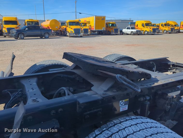 image for item OD9109 2019 Kenworth T680  semi truck