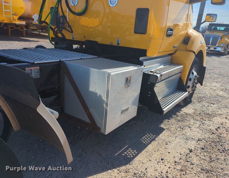 image for item OD9109 2019 Kenworth T680  semi truck