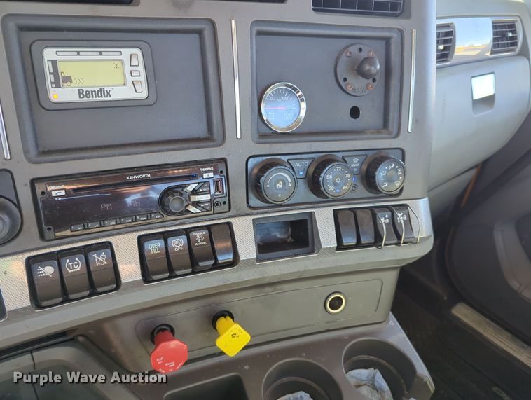 image for item OD9109 2019 Kenworth T680  semi truck