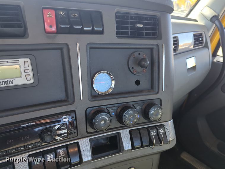 image for item OD9109 2019 Kenworth T680  semi truck