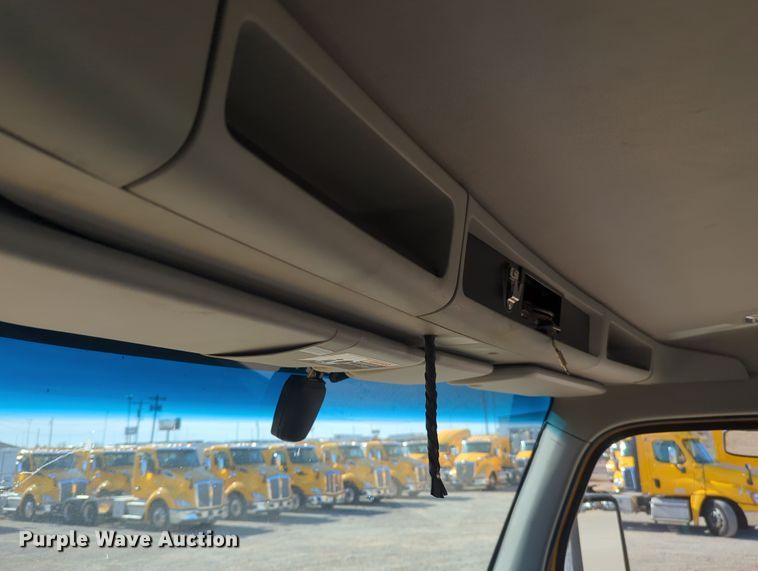 image for item OD9109 2019 Kenworth T680  semi truck