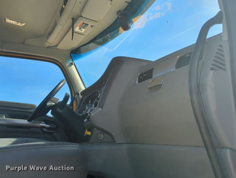 image for item OD9109 2019 Kenworth T680  semi truck