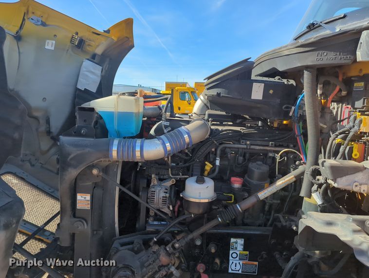 image for item OD9109 2019 Kenworth T680  semi truck