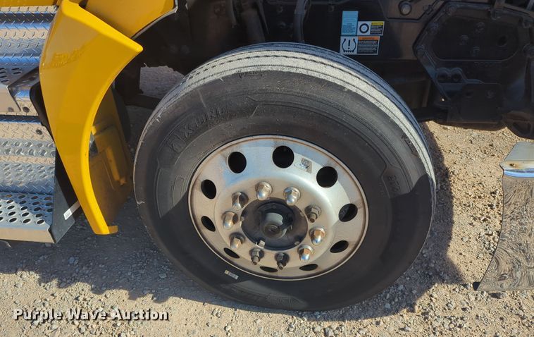 image for item OD9109 2019 Kenworth T680  semi truck