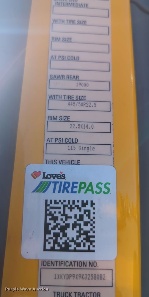 image for item OD9109 2019 Kenworth T680  semi truck