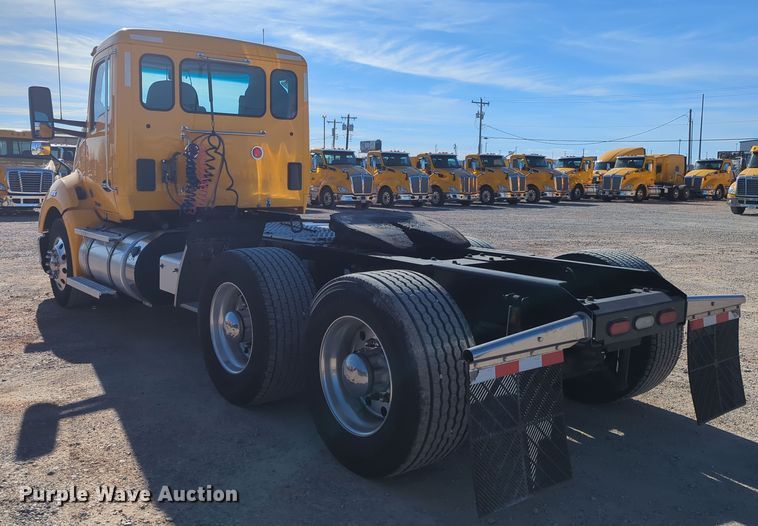 image for item OD9110 2020 Kenworth T680  semi truck