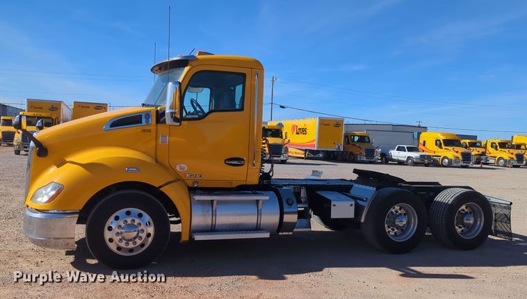 image for item OD9110 2020 Kenworth T680  semi truck
