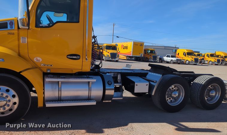 image for item OD9110 2020 Kenworth T680  semi truck