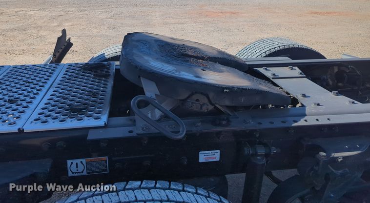 image for item OD9110 2020 Kenworth T680  semi truck