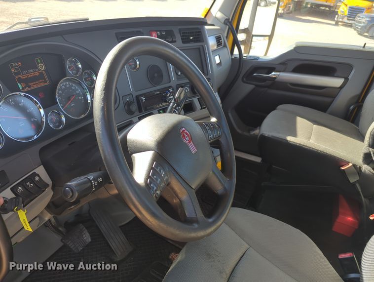 image for item OD9110 2020 Kenworth T680  semi truck