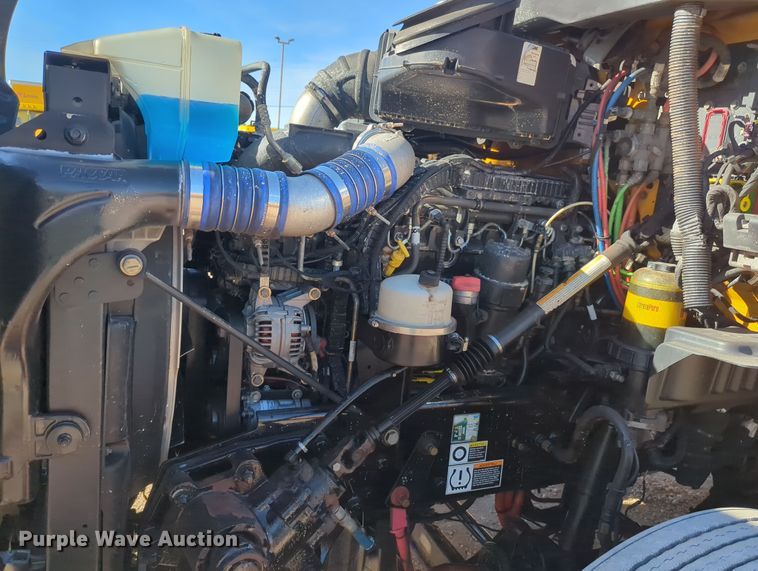 image for item OD9110 2020 Kenworth T680  semi truck