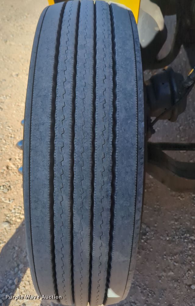 image for item OD9110 2020 Kenworth T680  semi truck