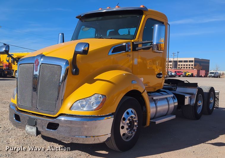 image for item OD9112 2020 Kenworth T680  semi truck
