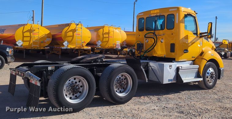 image for item OD9112 2020 Kenworth T680  semi truck