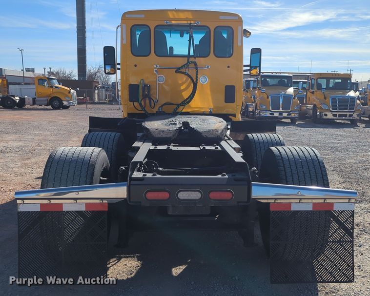 image for item OD9112 2020 Kenworth T680  semi truck