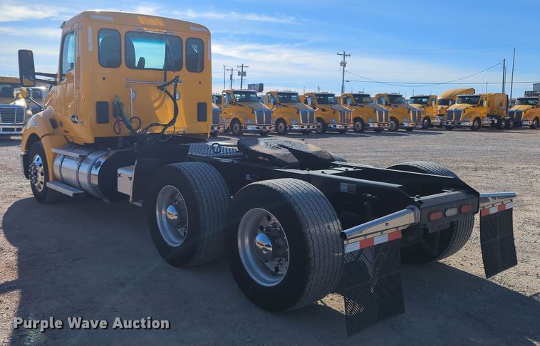 image for item OD9112 2020 Kenworth T680  semi truck