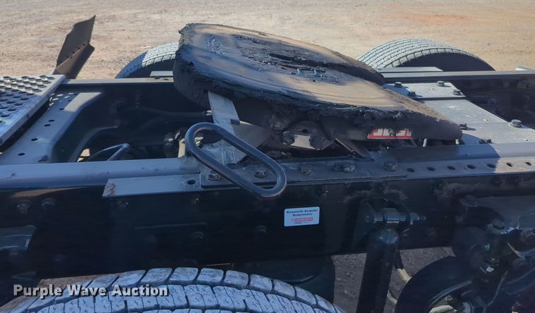 image for item OD9112 2020 Kenworth T680  semi truck