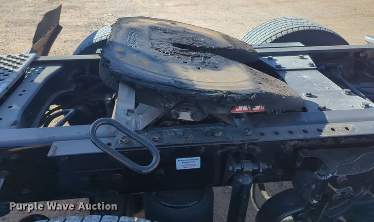 image for item OD9112 2020 Kenworth T680  semi truck