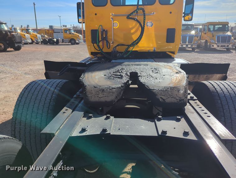 image for item OD9112 2020 Kenworth T680  semi truck