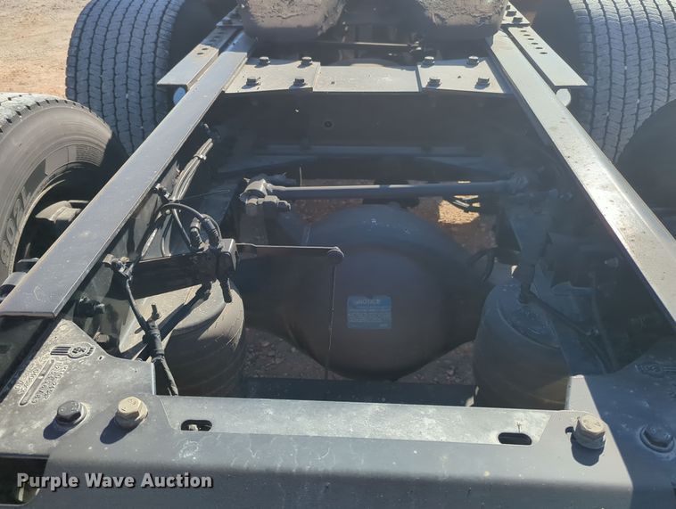 image for item OD9112 2020 Kenworth T680  semi truck