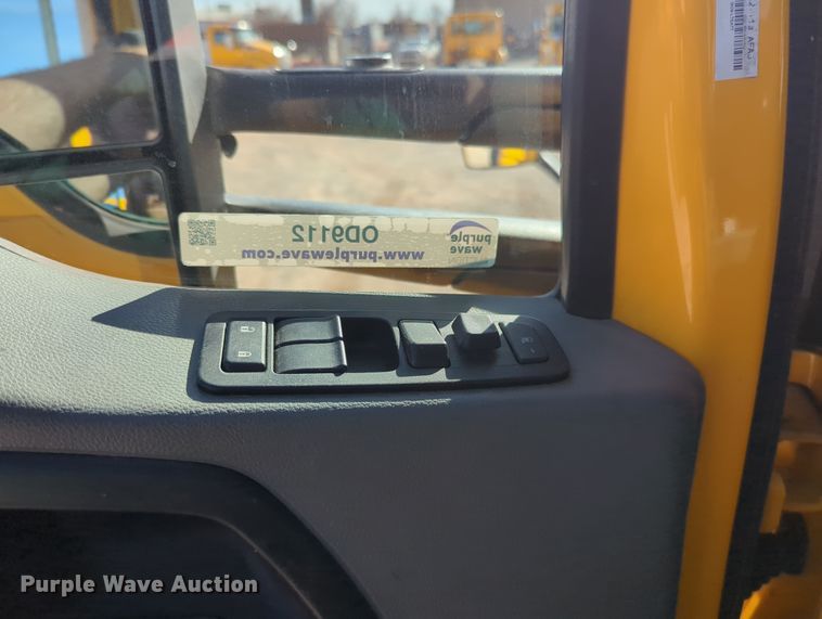 image for item OD9112 2020 Kenworth T680  semi truck