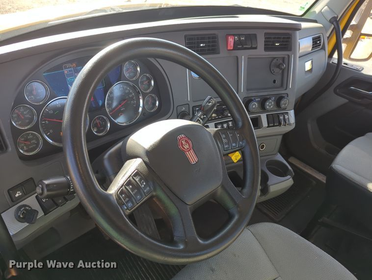 image for item OD9112 2020 Kenworth T680  semi truck