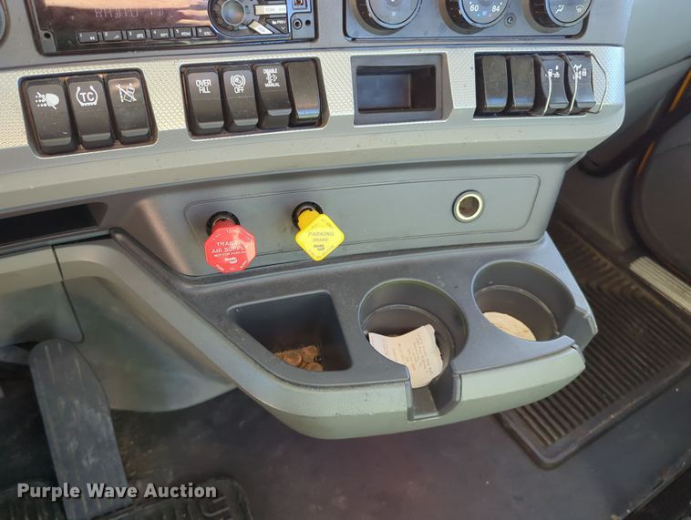 image for item OD9112 2020 Kenworth T680  semi truck