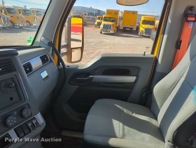 image for item OD9112 2020 Kenworth T680  semi truck