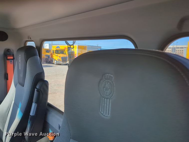 image for item OD9112 2020 Kenworth T680  semi truck