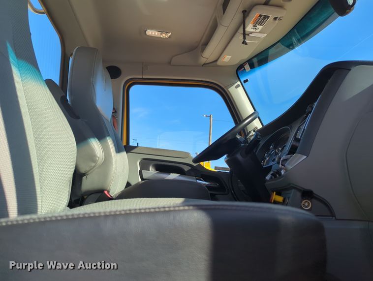 image for item OD9112 2020 Kenworth T680  semi truck