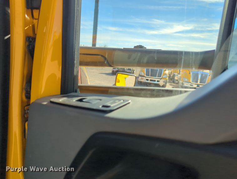 image for item OD9112 2020 Kenworth T680  semi truck