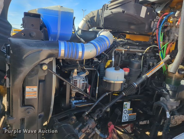 image for item OD9112 2020 Kenworth T680  semi truck