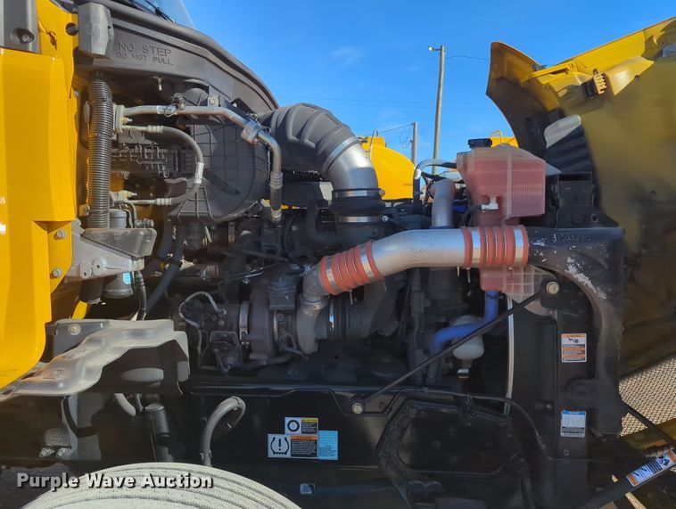 image for item OD9112 2020 Kenworth T680  semi truck