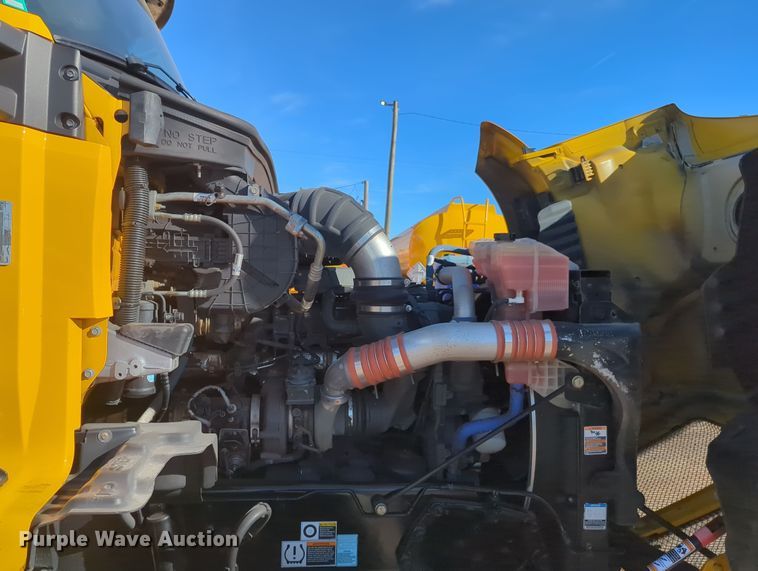 image for item OD9112 2020 Kenworth T680  semi truck