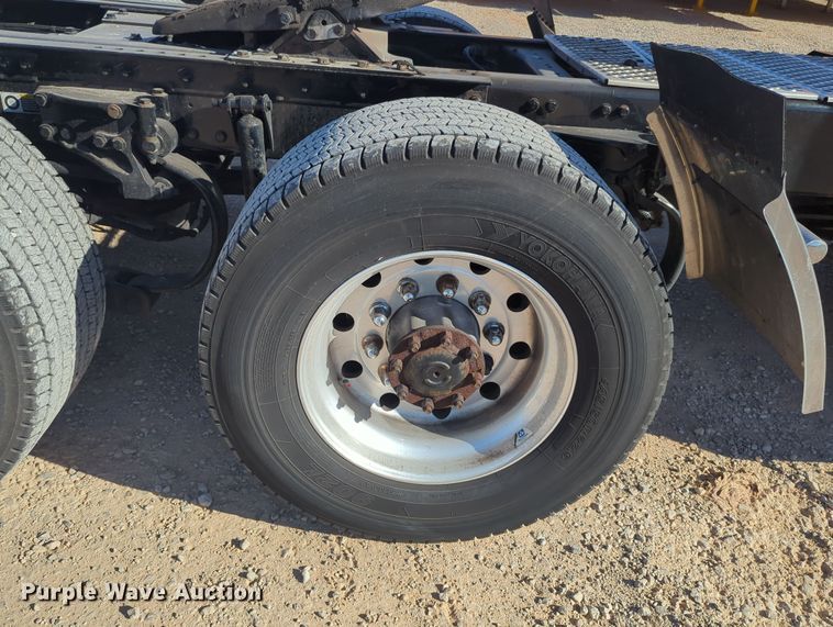 image for item OD9112 2020 Kenworth T680  semi truck