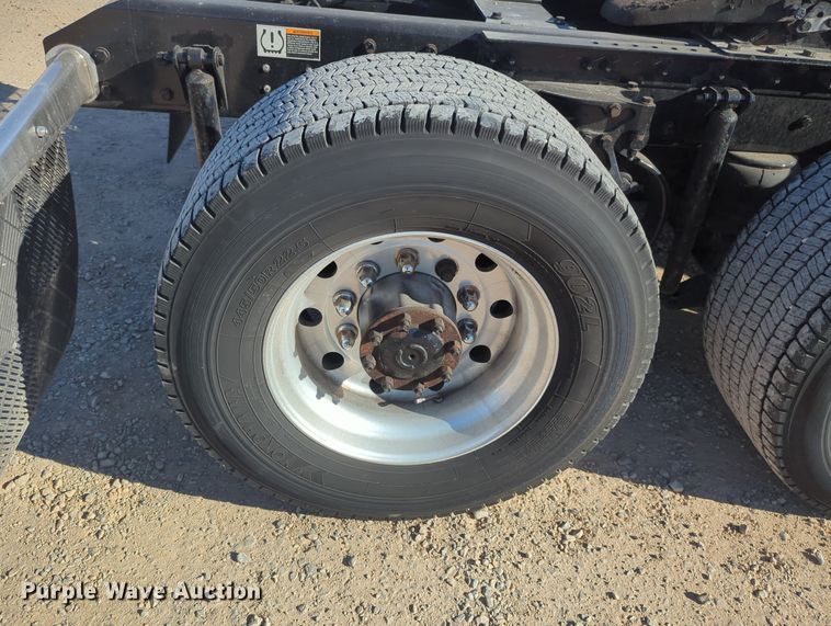 image for item OD9112 2020 Kenworth T680  semi truck